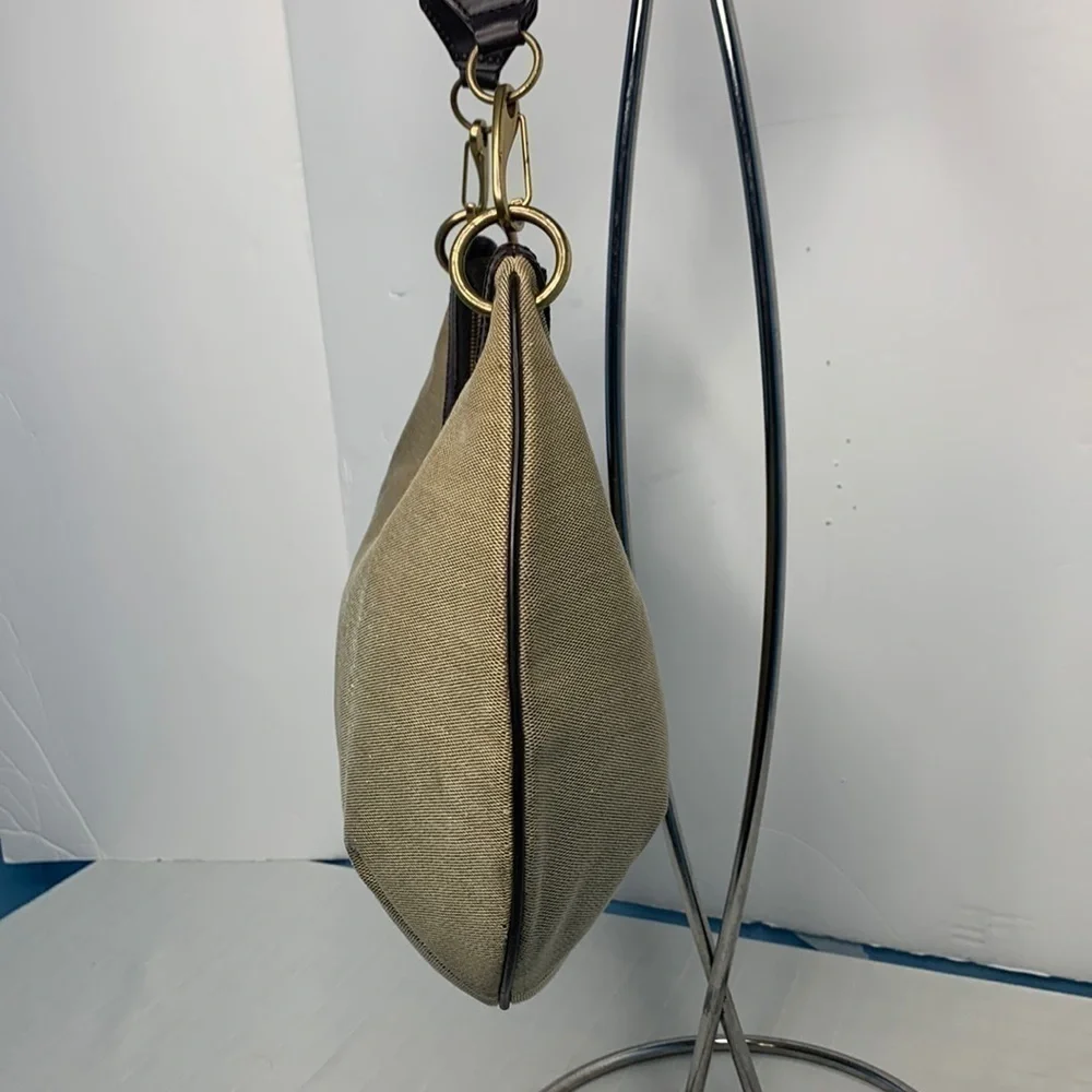Gucci crescent handbag comes with COA